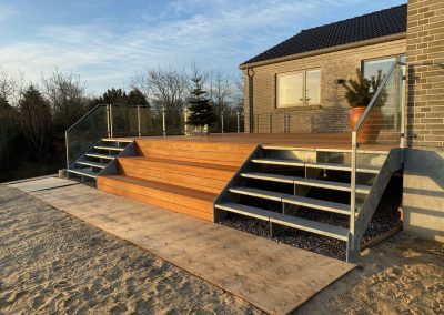 Terrasse med trappe fra Sundby Trapper (4)